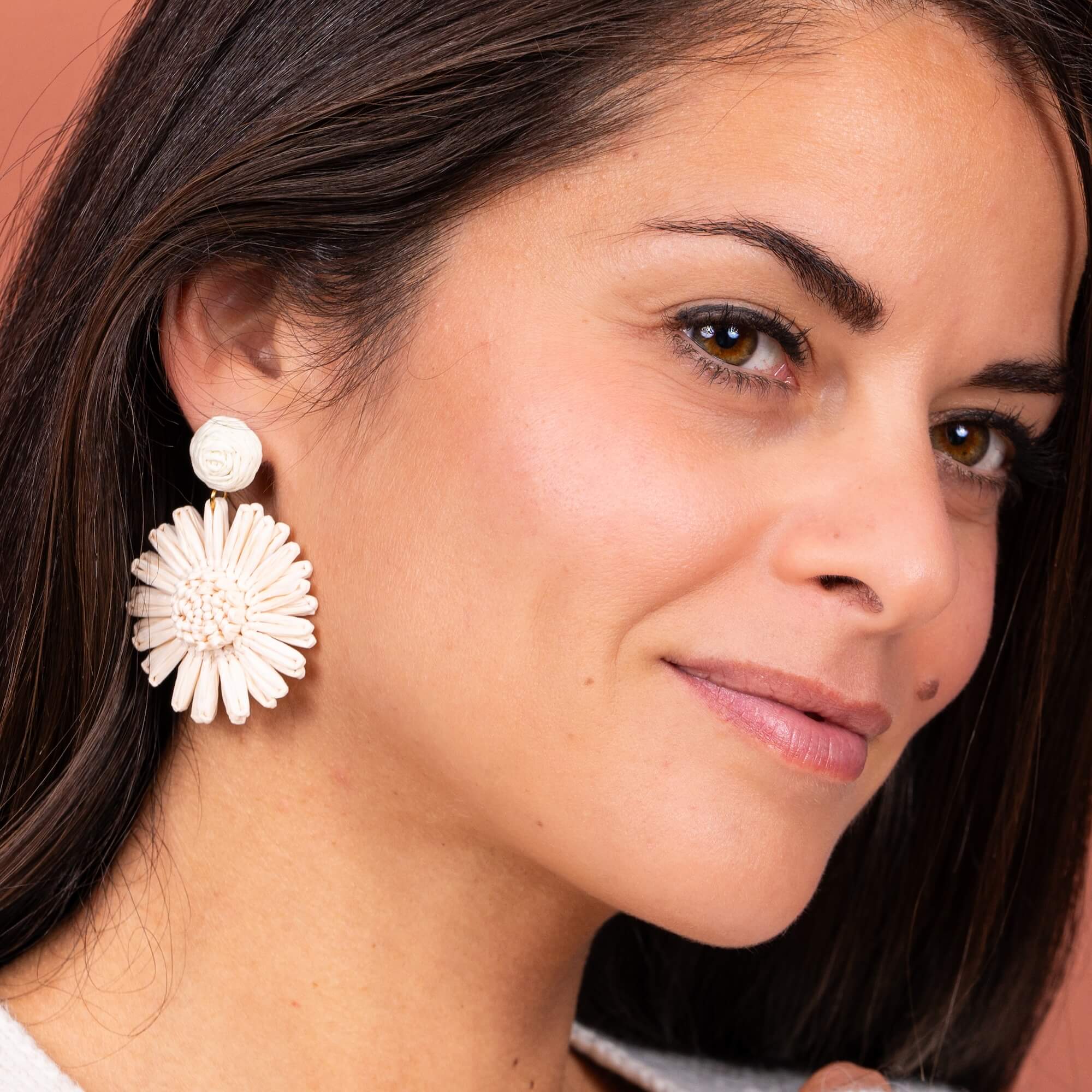 Boucles d'oreilles fleur raphia Isabeau