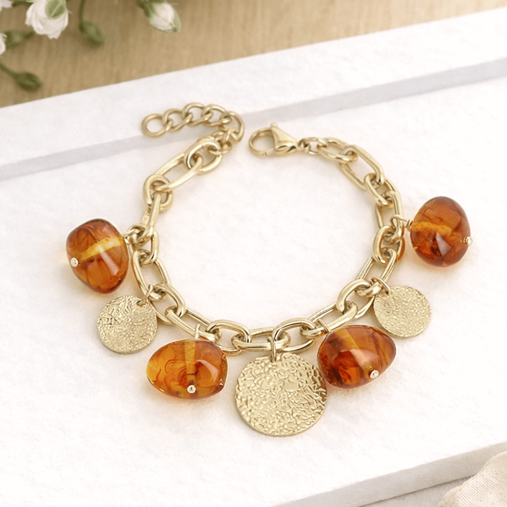 Bracelet perles en résine & papilles martelées Auguste - Ambre