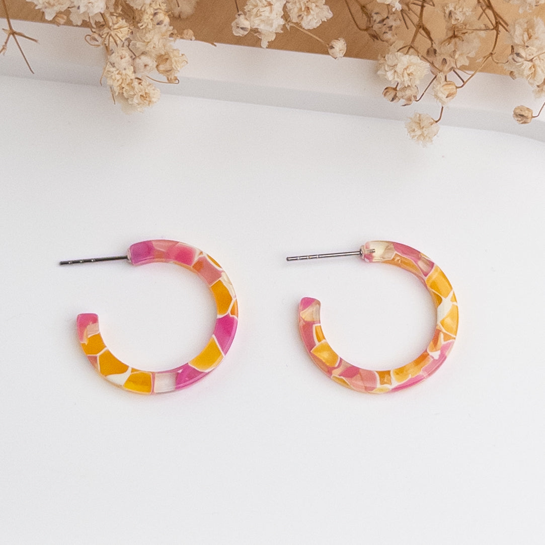 Créoles Juliette posées, acétate jaune orangé et rose fuchsia
