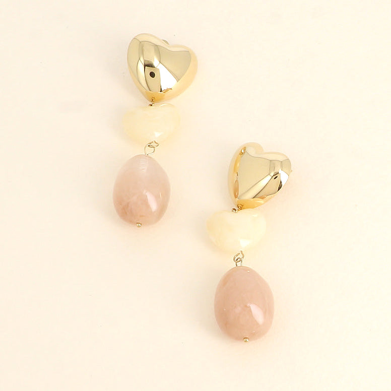 Boucles d'oreilles coeurs et résine Sophia - Nude