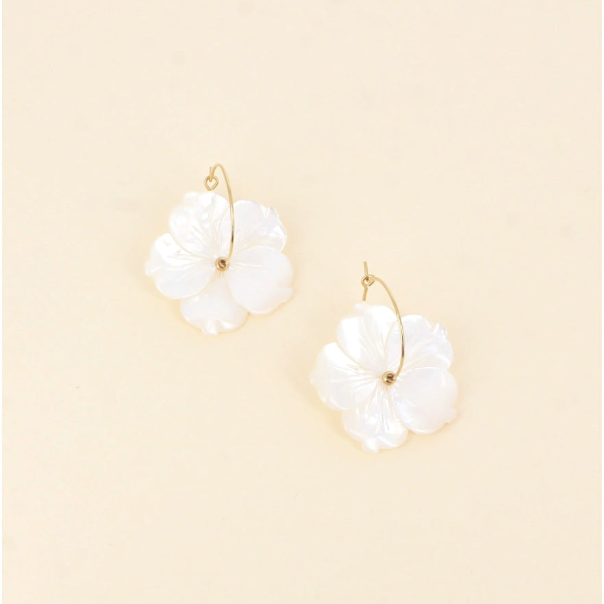 Créoles fleurs nacrées Enora