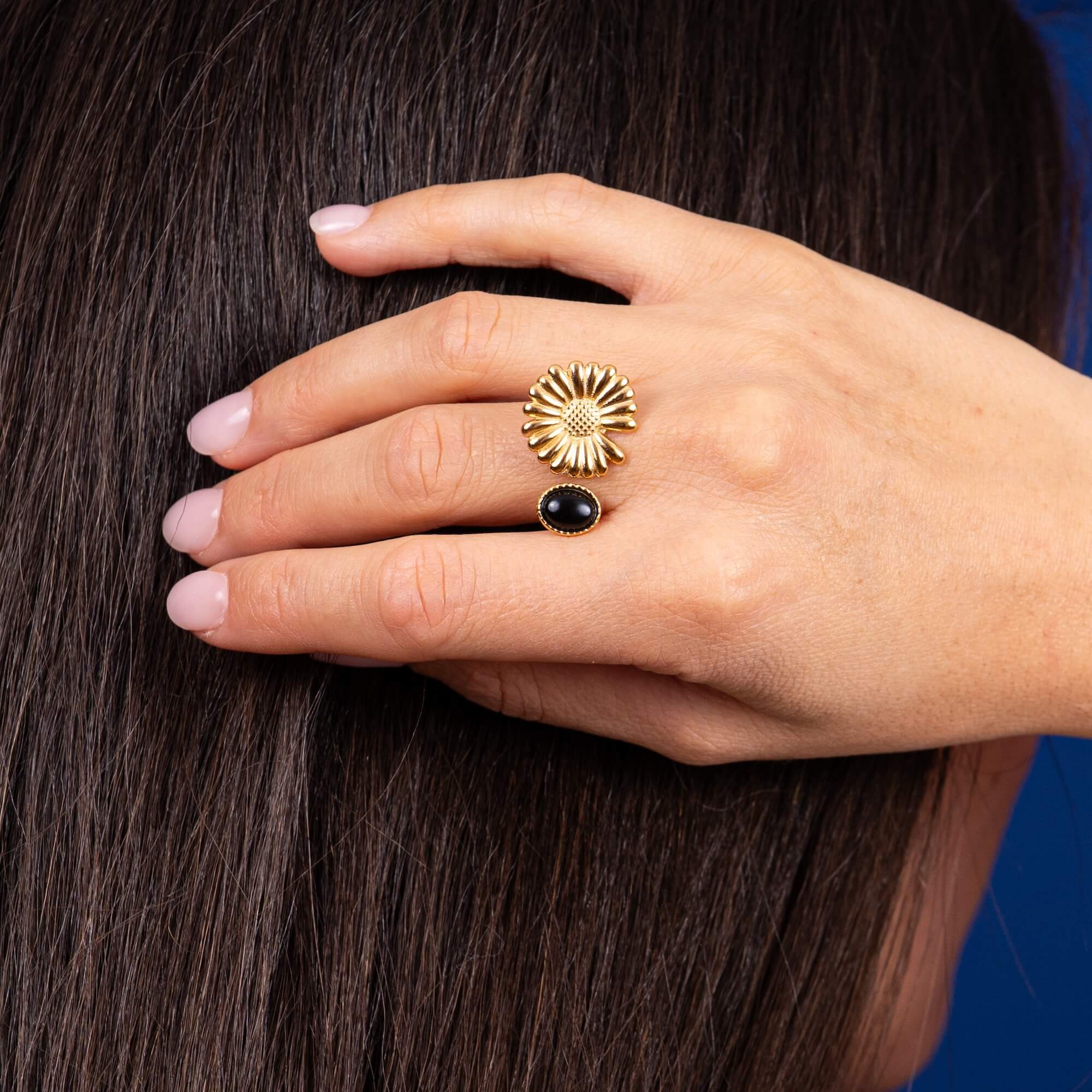 Bague ouverte fleur et cabochon noir Pippa