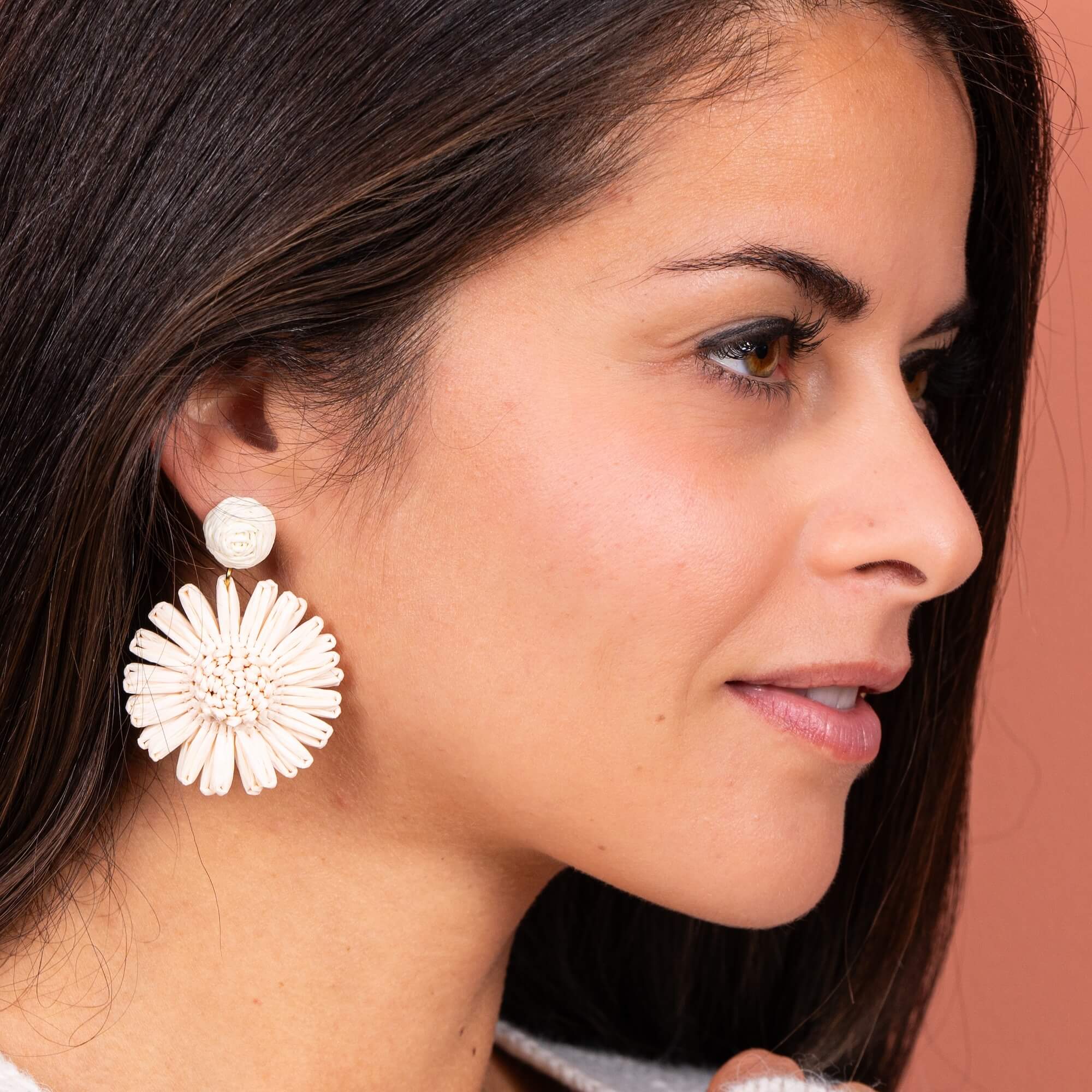 Boucles d'oreilles fleur raphia Isabeau