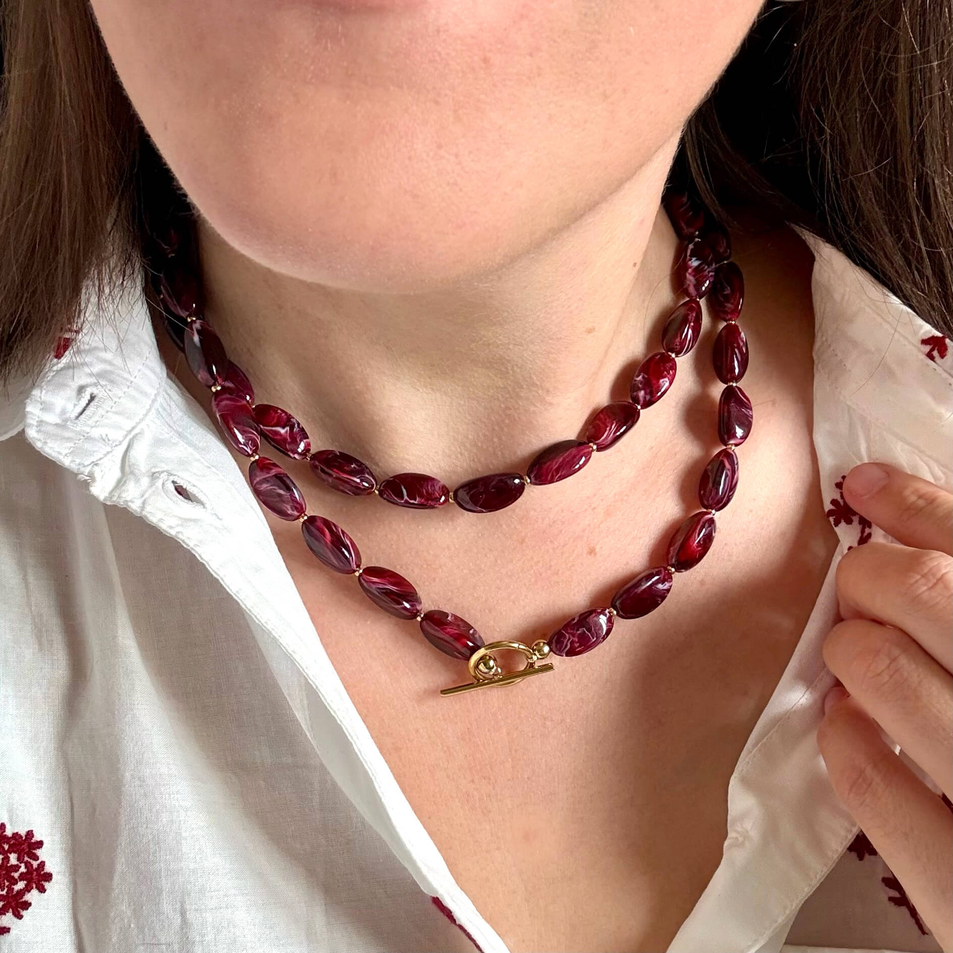 Collier long perles en résine Léon - Bordeaux
