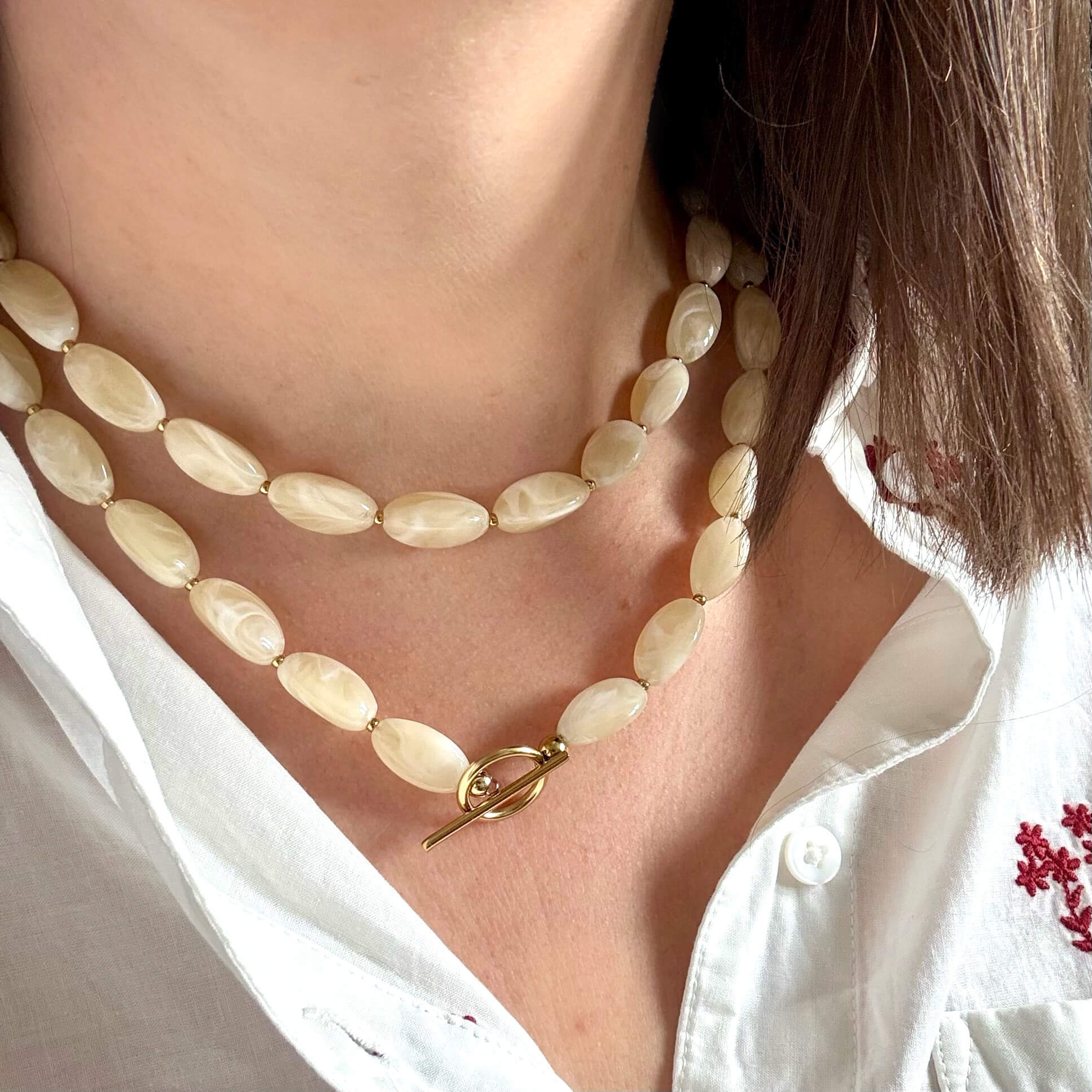 Collier long perles en résine Léon - Ecru