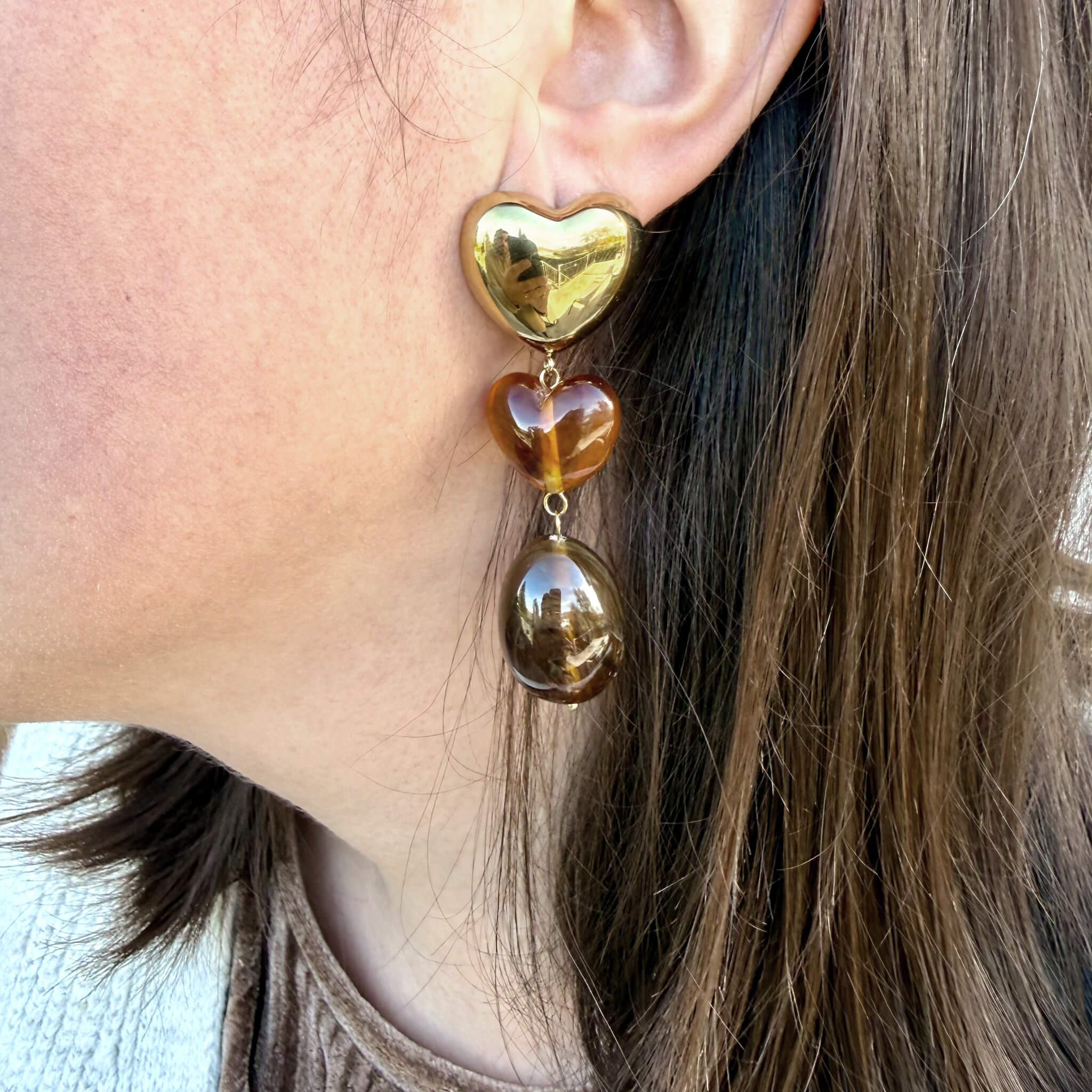 Boucles d'oreilles coeurs et résine Sophia - Ambre