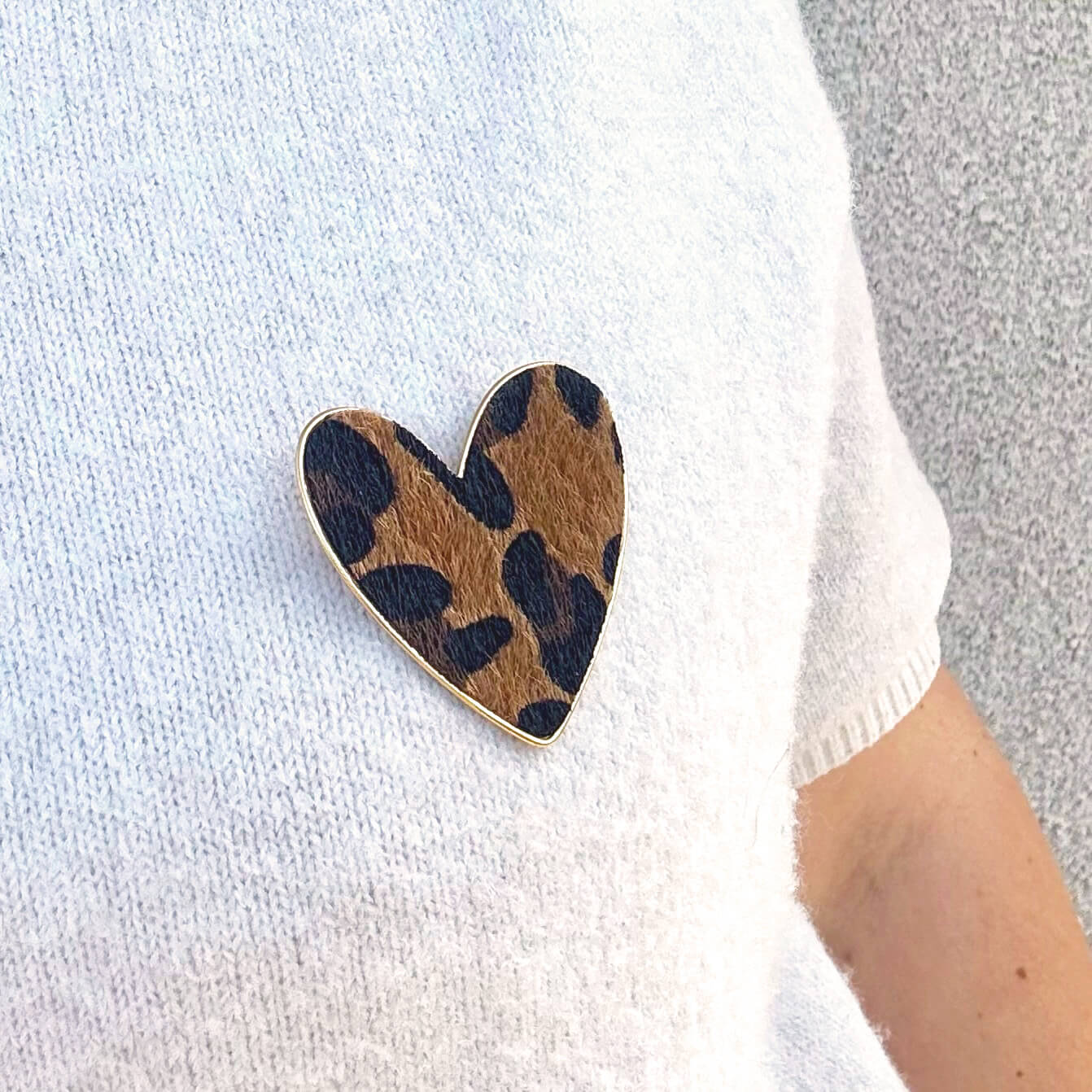 Broche coeur léopard April