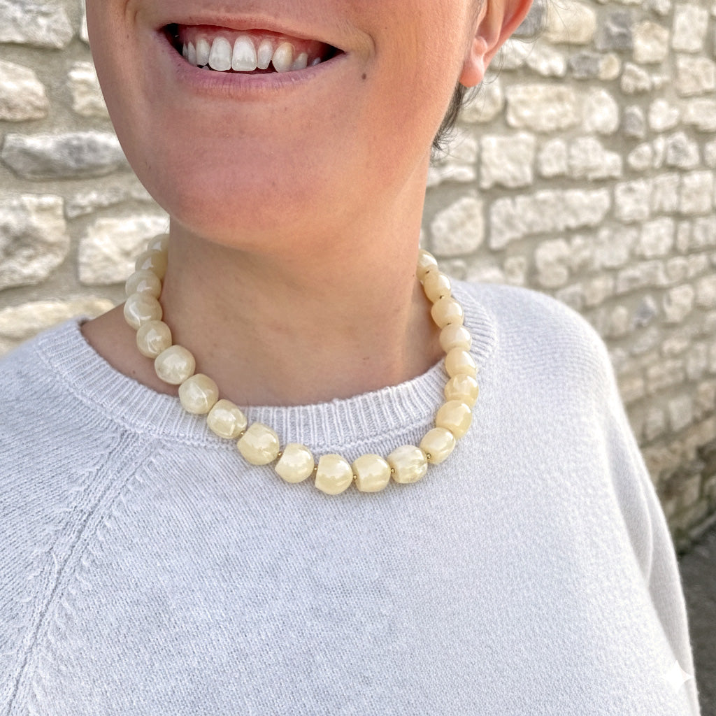 Collier résine Peonia - Vanille