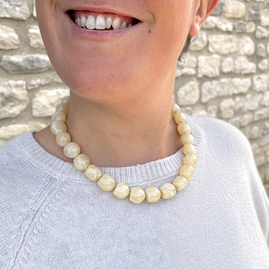 Collier résine Peonia - Vanille